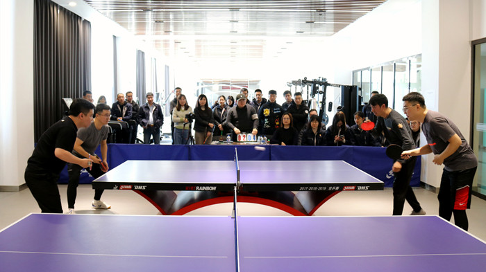 乒尽全力 同心斗争